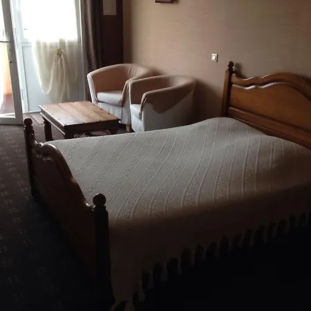 雷皮促里恩酒店 3* Saint-Nicolas-de-Port